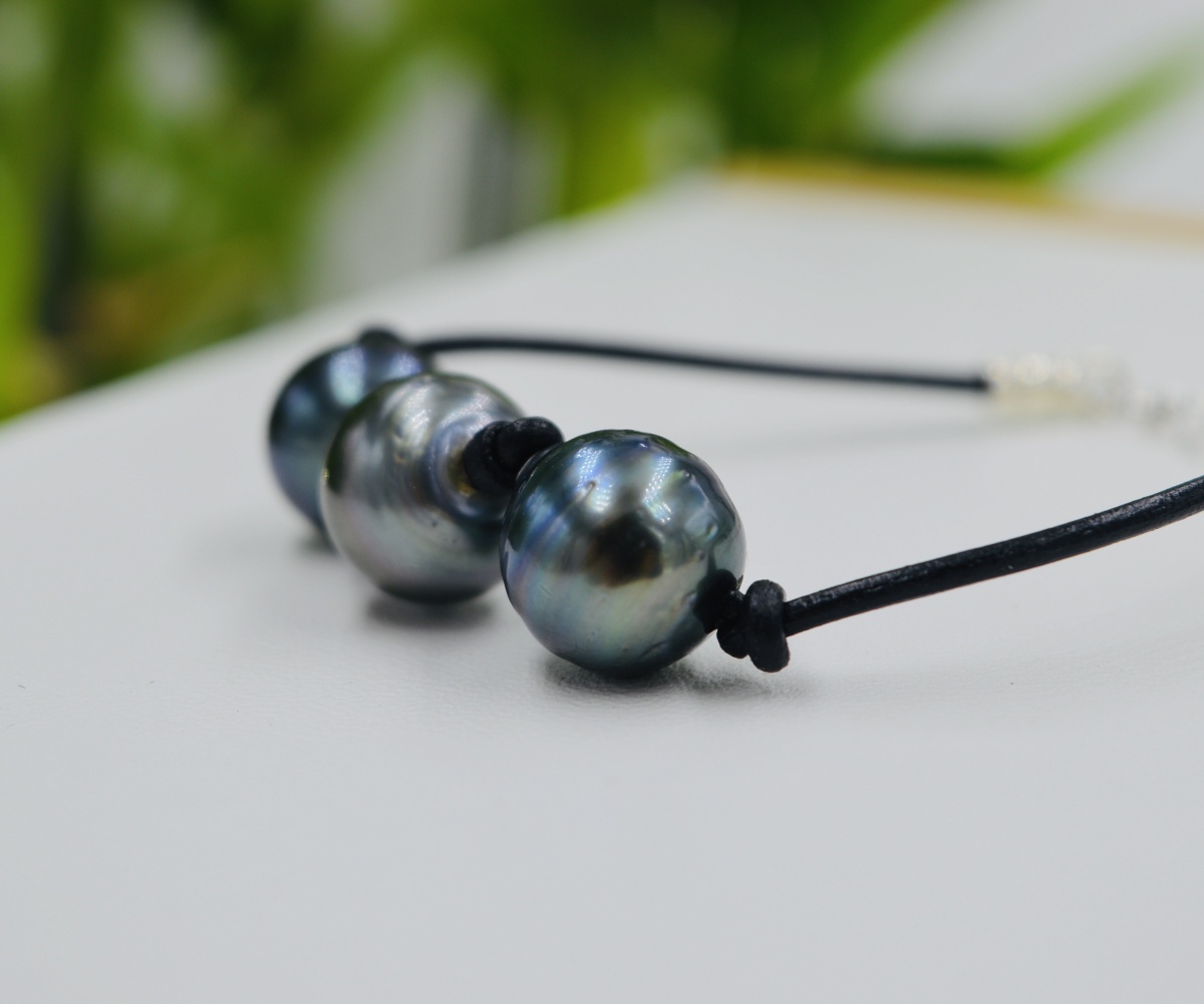 1-collection-tupai-3-perles-sur-cordon-en-cuir-bracelet-en-perles-de-tahiti-3