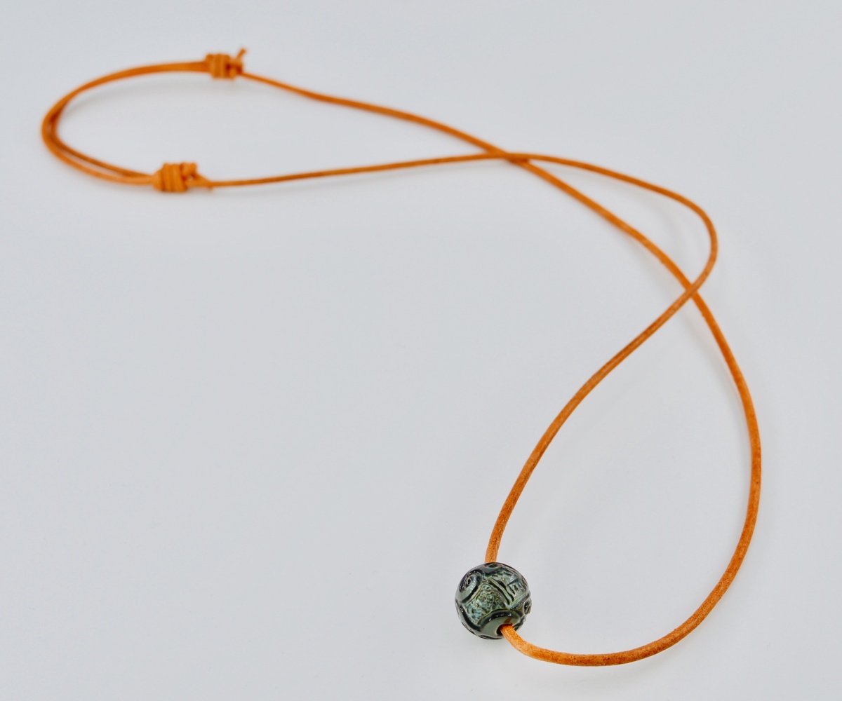 120-collection-teata-perle-gravee-montee-en-collier-collier-en-perles-de-tahiti-1
