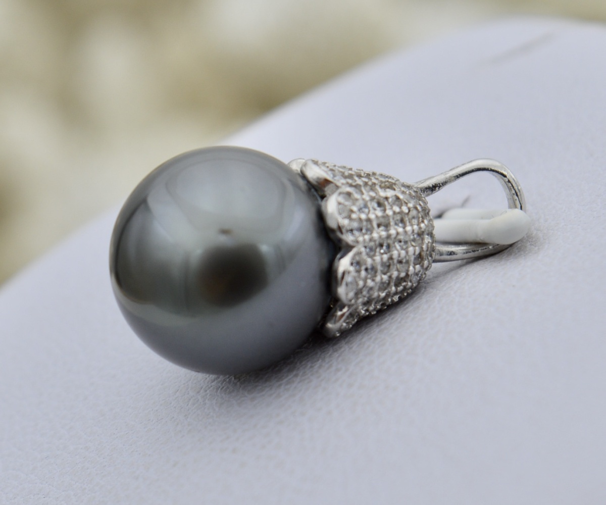 125-collection-roa-perle-de-11-7mm-pendentif-en-perles-de-tahiti-3