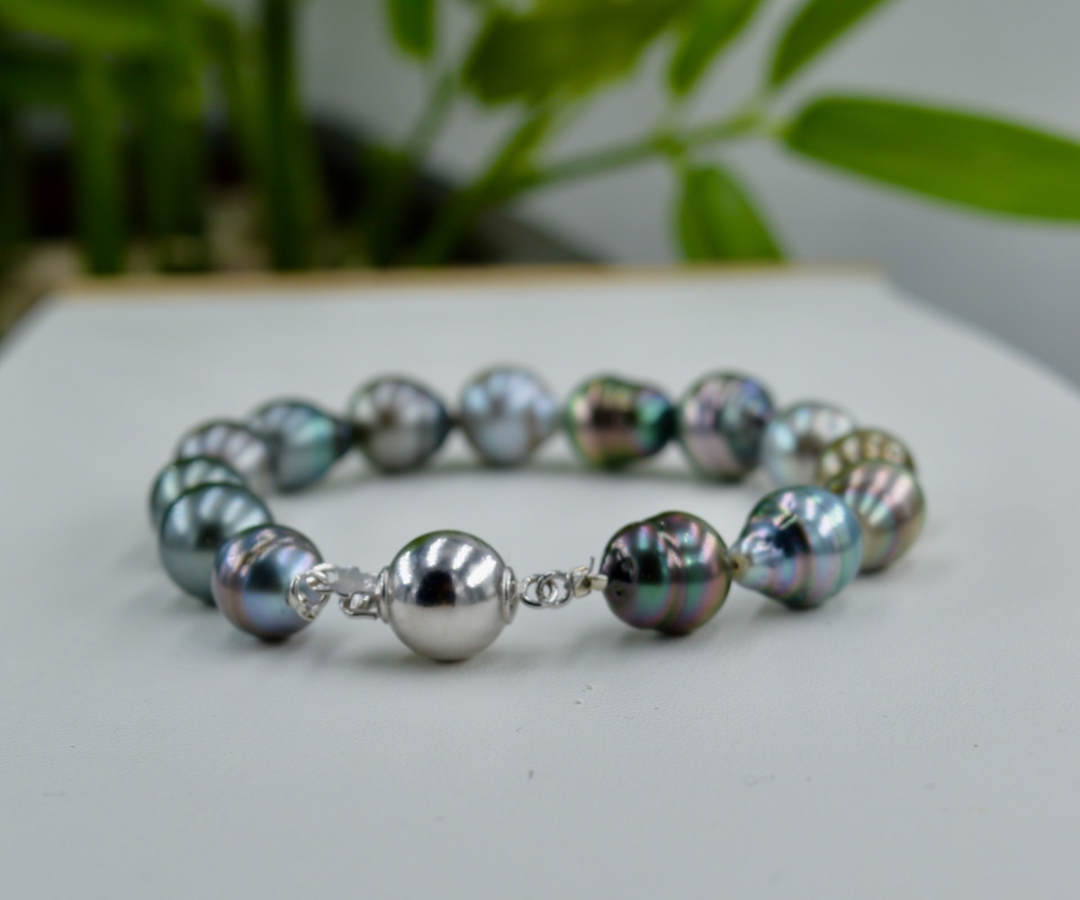 133-collection-avae-sublime-bracelet-de-14-perles-baroques-bracelet-en-perles-de-tahiti-1