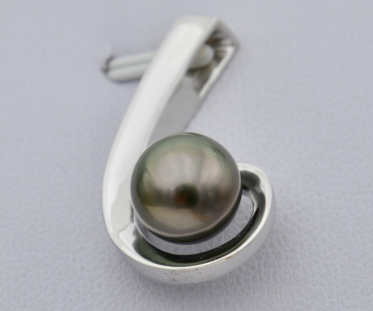 139-collection-matau-splendide-perle-verte-de-9-5mm-pendentif-en-perles-de-tahiti-6