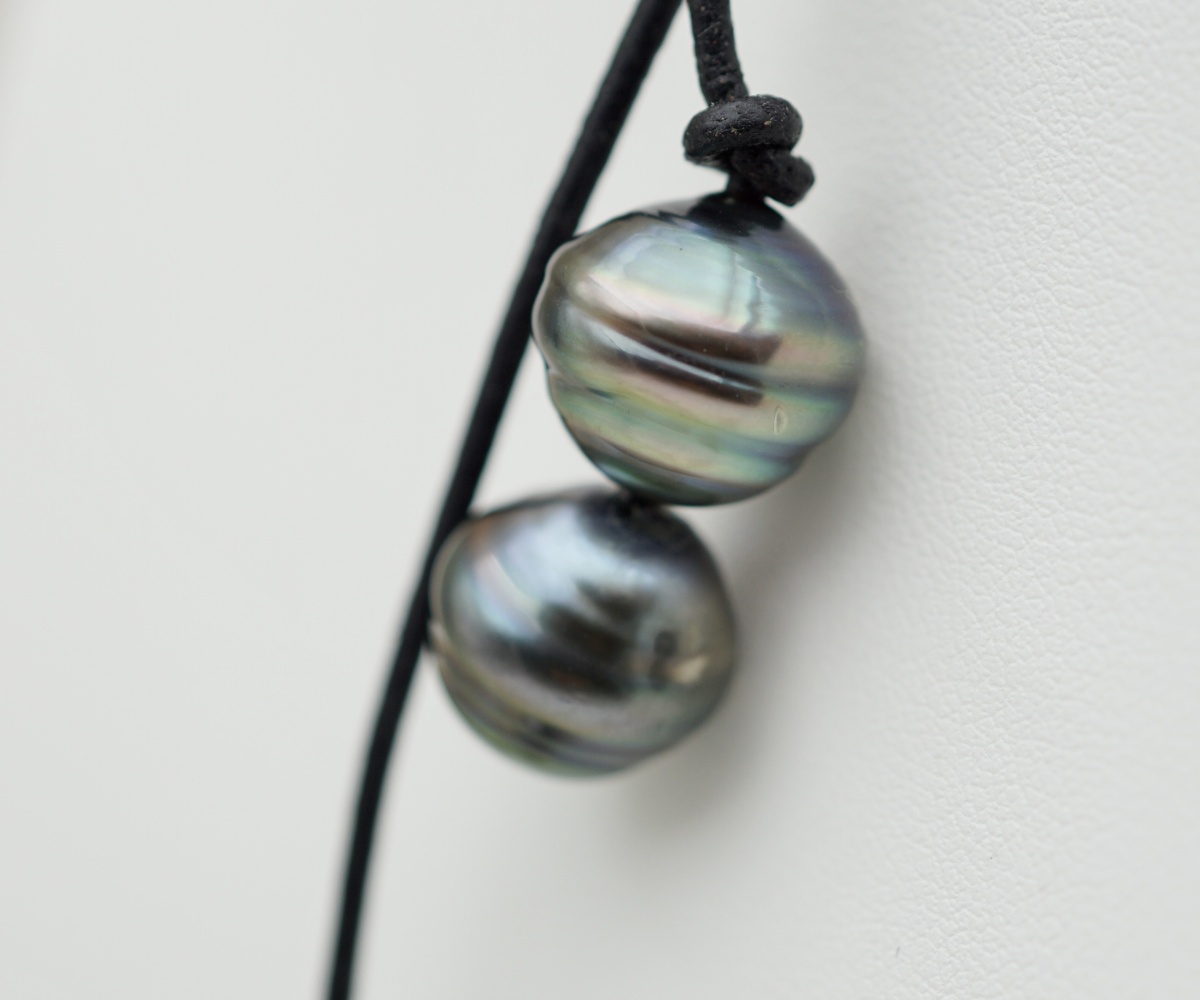223-collection-fakarava-3-perles-baroques-sur-cuir-collier-en-perles-de-tahiti-5