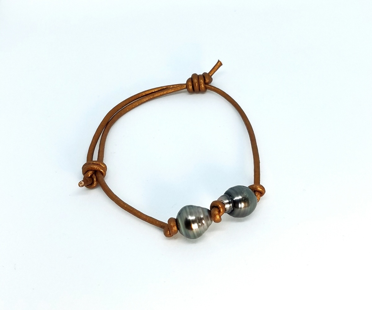 28-collection-tupai-2-perles-baroques-sur-cuir-bracelet-en-perles-de-tahiti-0