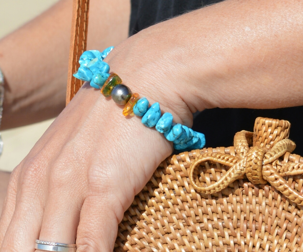 36-collection-poeiti-pierres-turquoises-perle-de-9mm-bracelet-en-perles-de-tahiti-1