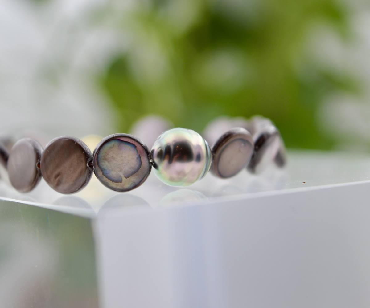 415-collection-poeiti-perle-cerclee-sur-nacre-ambree-bracelet-en-perles-de-tahiti-0
