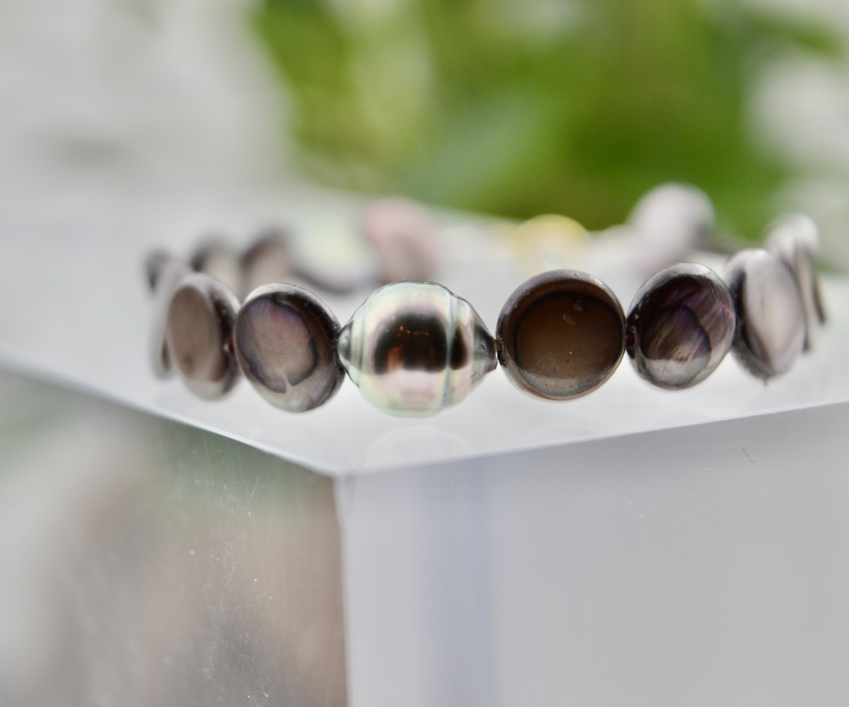 415-collection-poeiti-perle-cerclee-sur-nacre-ambree-bracelet-en-perles-de-tahiti-2