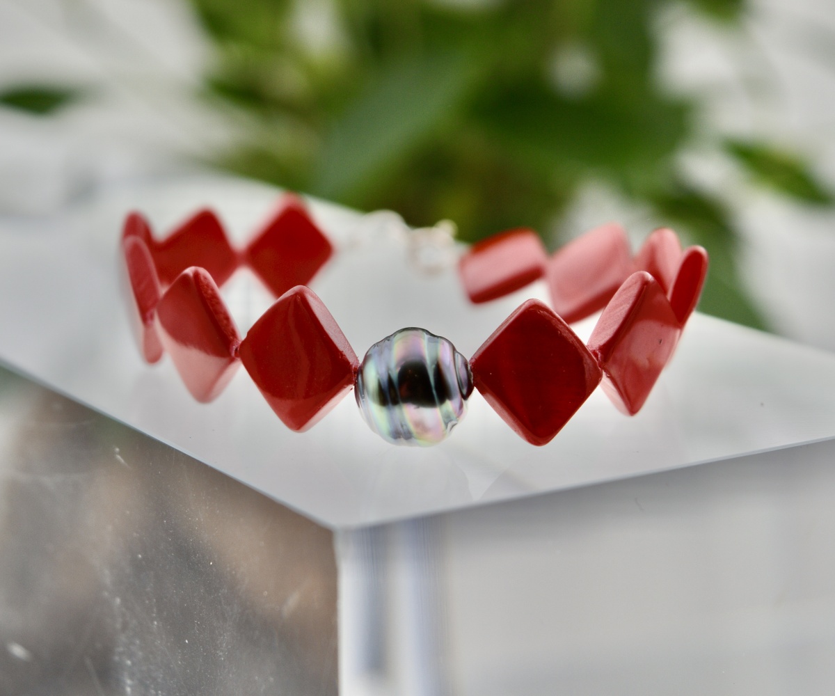 416-collection-poeiti-perle-cerclee-sur-nacre-rouge-bracelet-en-perles-de-tahiti-2