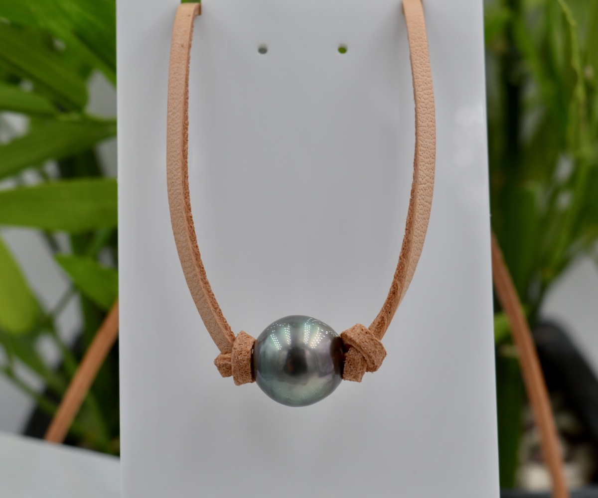 431-collection-tamatea-perle-de-13-8mm-sur-cuir-veritable-collier-en-perles-de-tahiti-1