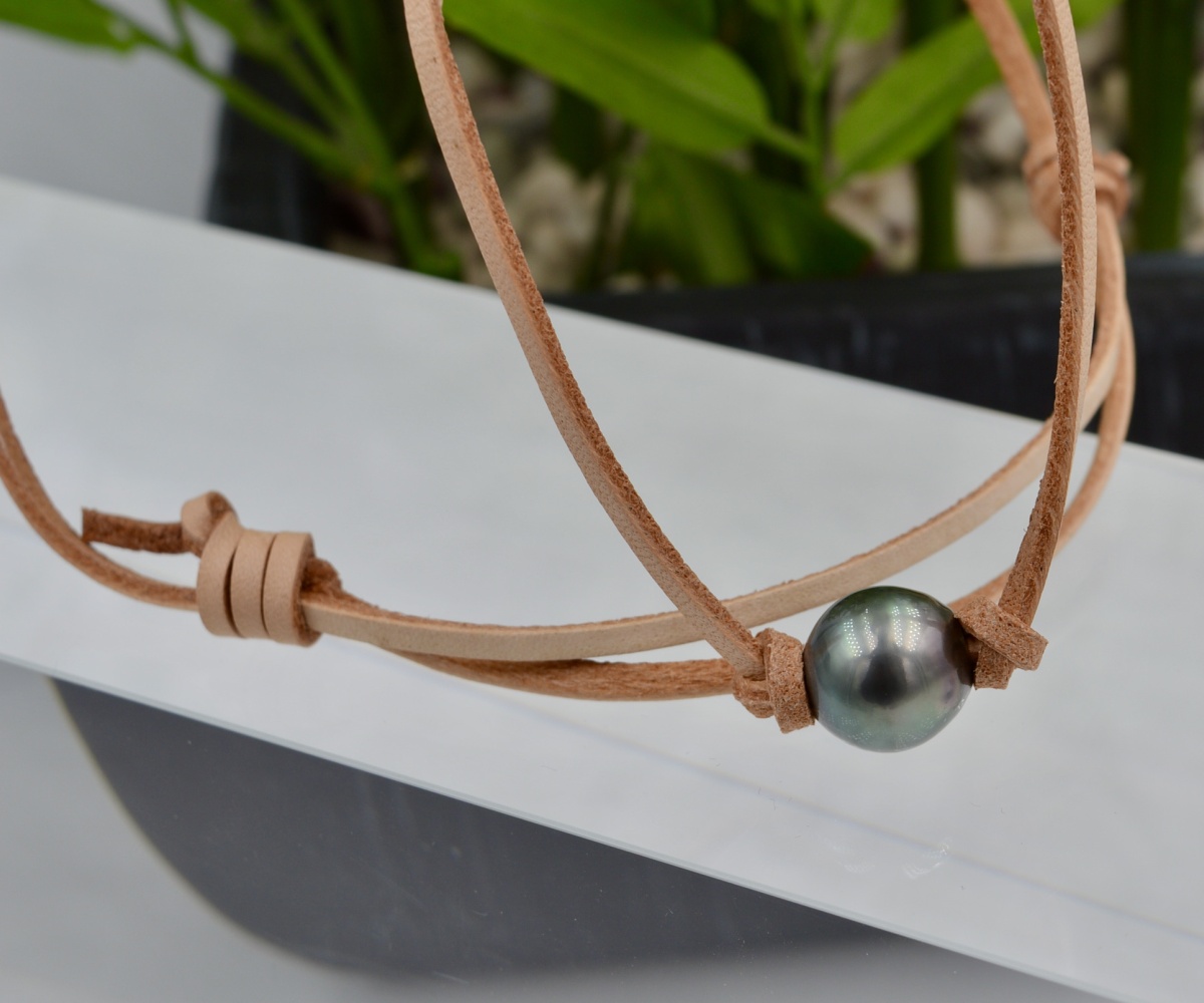 431-collection-tamatea-perle-de-13-8mm-sur-cuir-veritable-collier-en-perles-de-tahiti-2