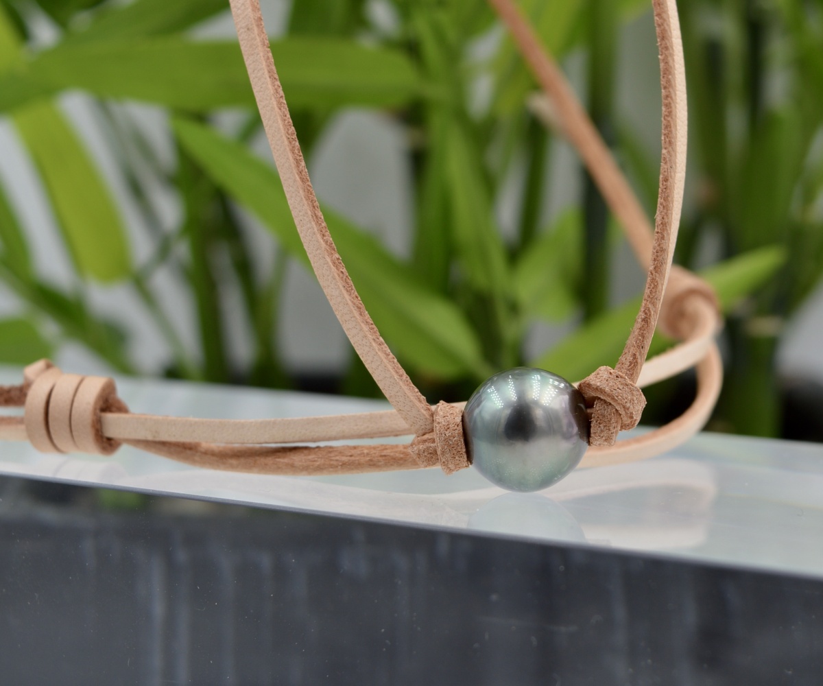431-collection-tamatea-perle-de-13-8mm-sur-cuir-veritable-collier-en-perles-de-tahiti-3