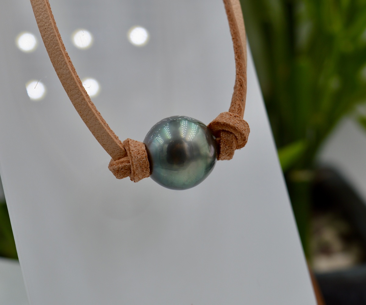 431-collection-tamatea-perle-de-13-8mm-sur-cuir-veritable-collier-en-perles-de-tahiti-6