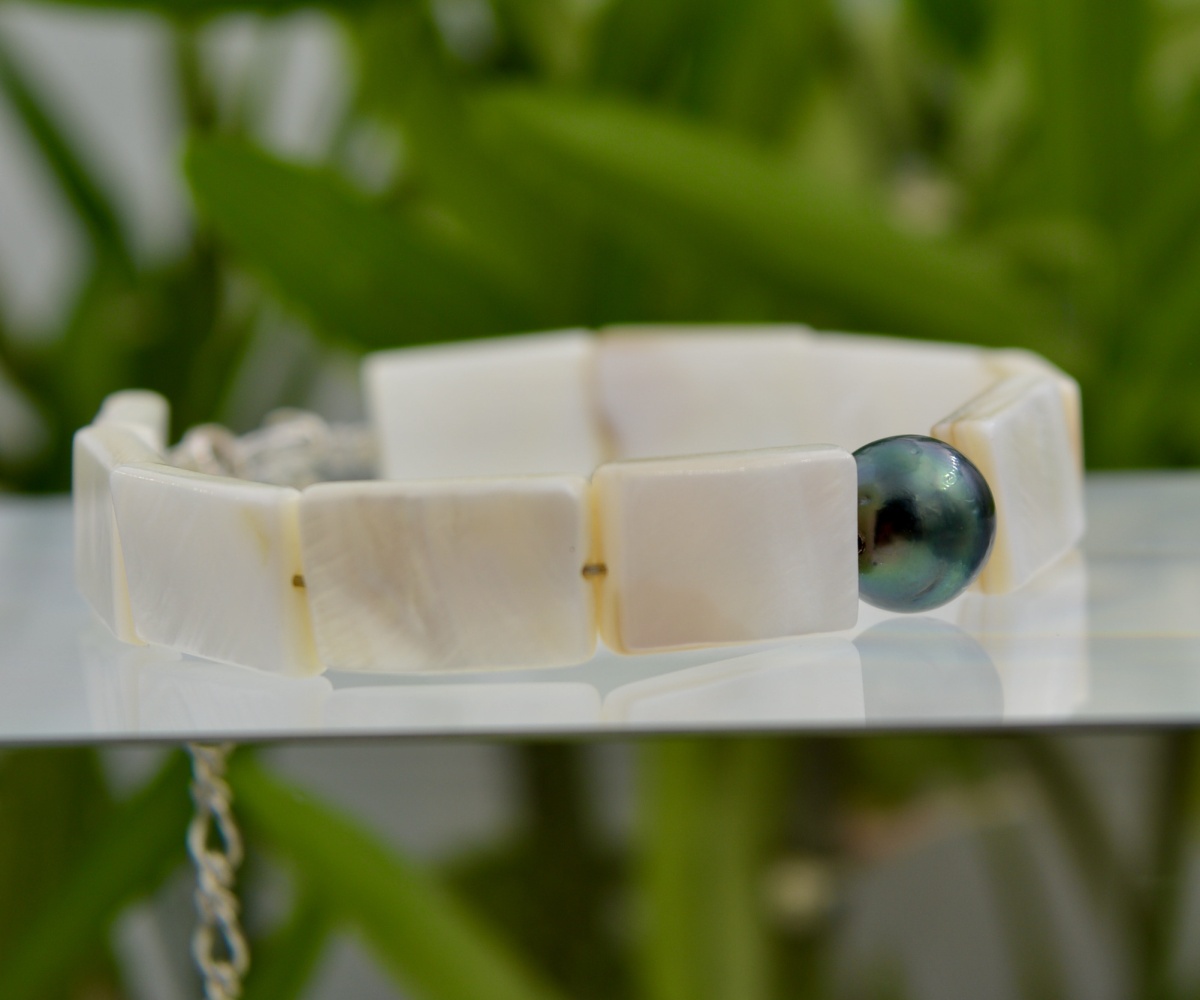 485-collection-poeiti-perle-baroque-et-nacre-blanche-bracelet-en-perles-de-tahiti-1