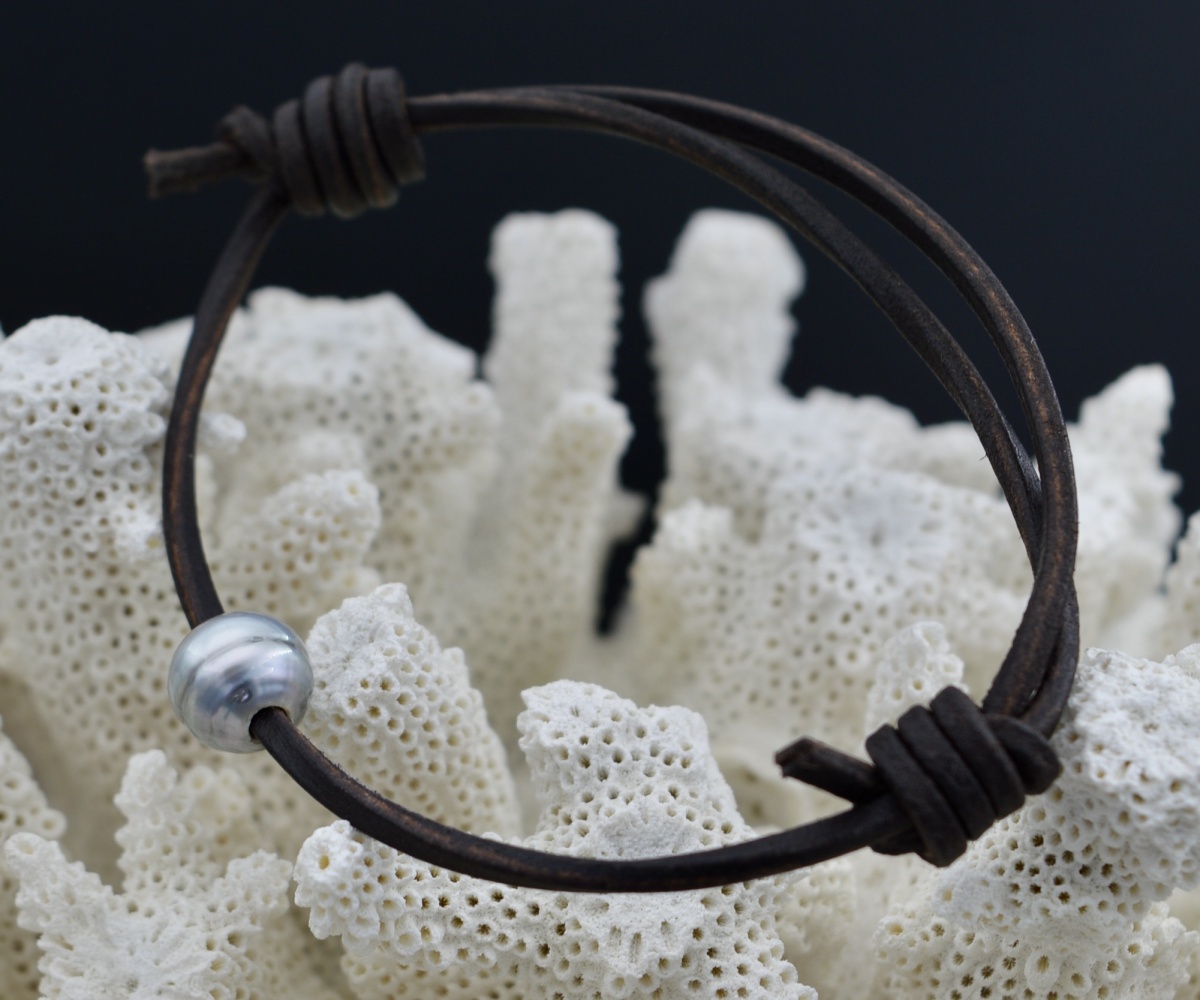 533-collection-arai-perle-cerclee-silver-sur-cuir-bracelet-en-perles-de-tahiti-1