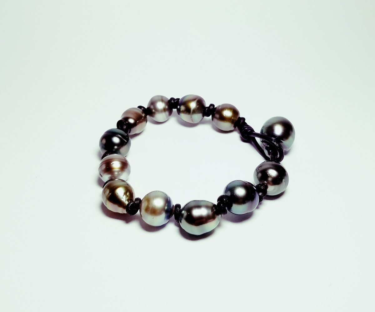 54-collection-bora-bora-12-perles-sur-cuir-noir-bracelet-en-perles-de-tahiti-1