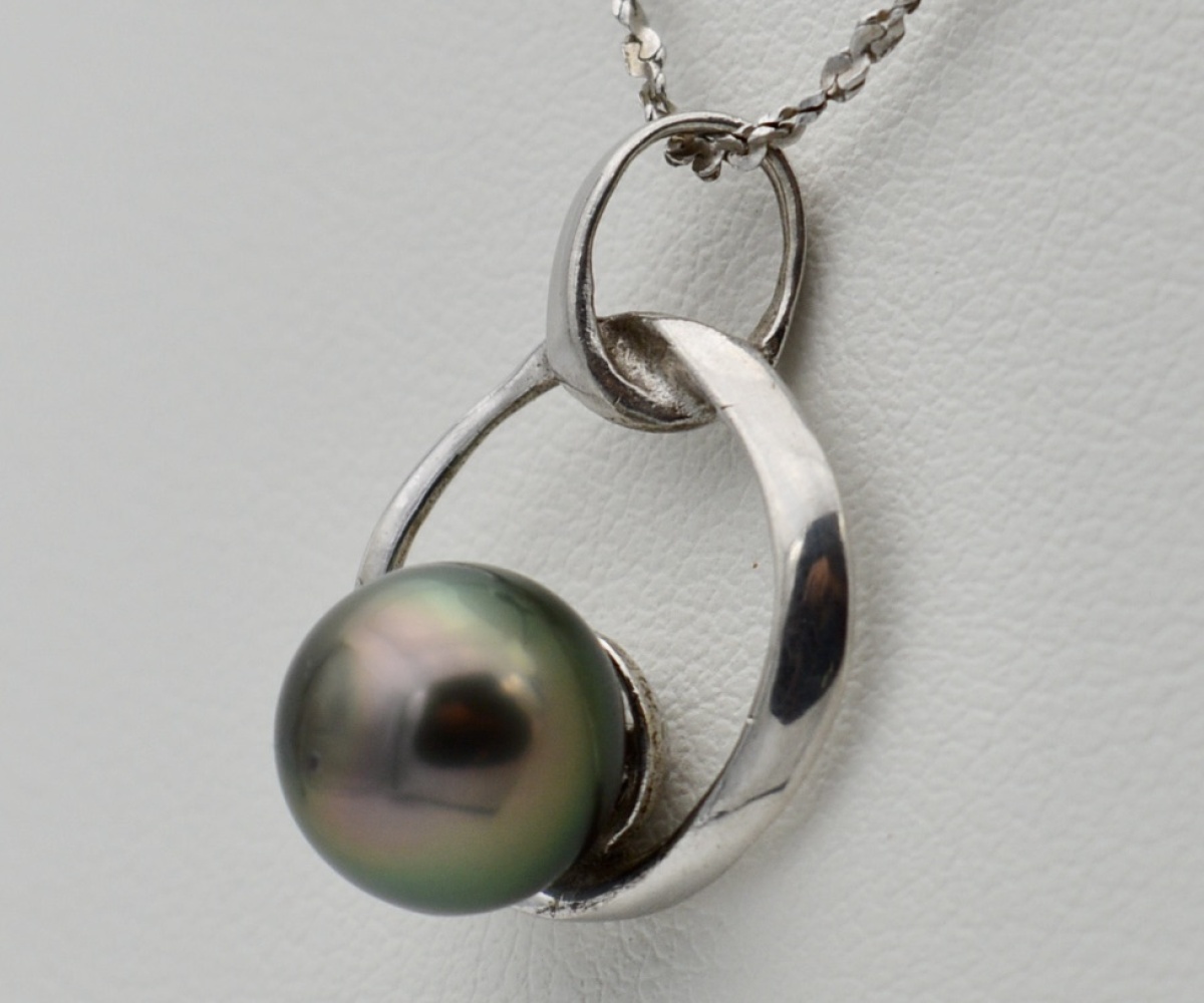 541-collection-tere-perle-ronde-de-8-2mm-sur-argent-collier-en-perles-de-tahiti-2
