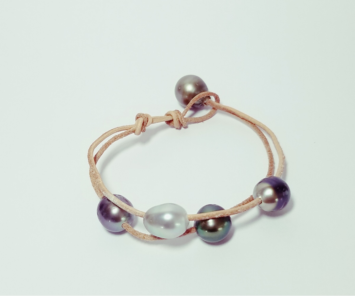 59-collection-tupai-5-perles-sur-cuir-beige-bracelet-en-perles-de-tahiti-2