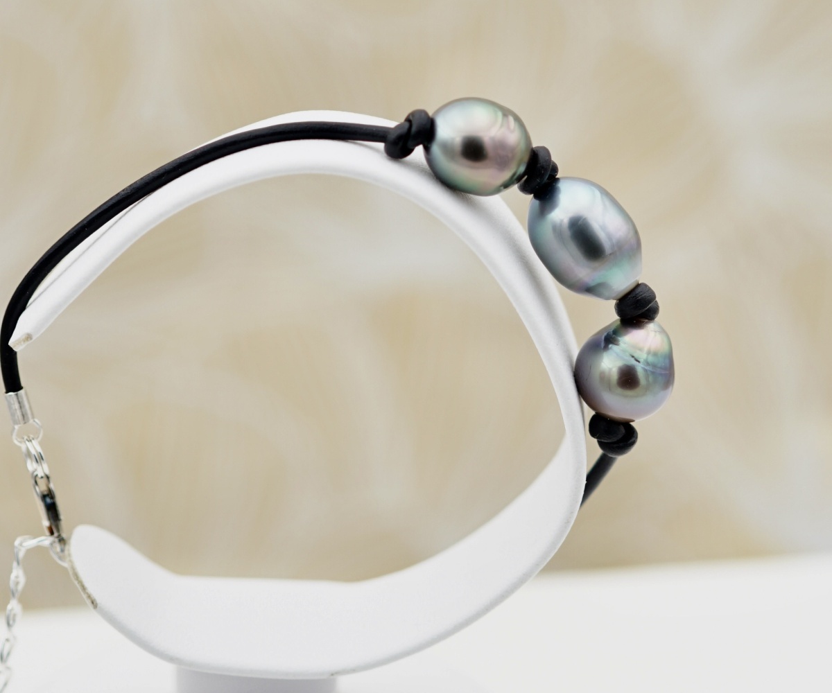 598-collection-tupai-3-perles-baroques-sur-cordon-en-cuir-bracelet-en-perles-de-tahiti-et-pierres-naturelles-3