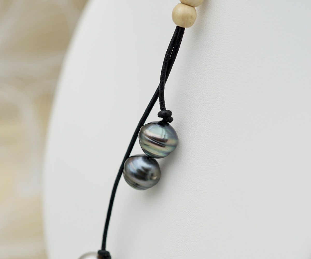 599-collection-fakarava-3-perles-baroques-sur-cuir-collier-en-perles-de-tahiti-et-pierres-naturelles-0