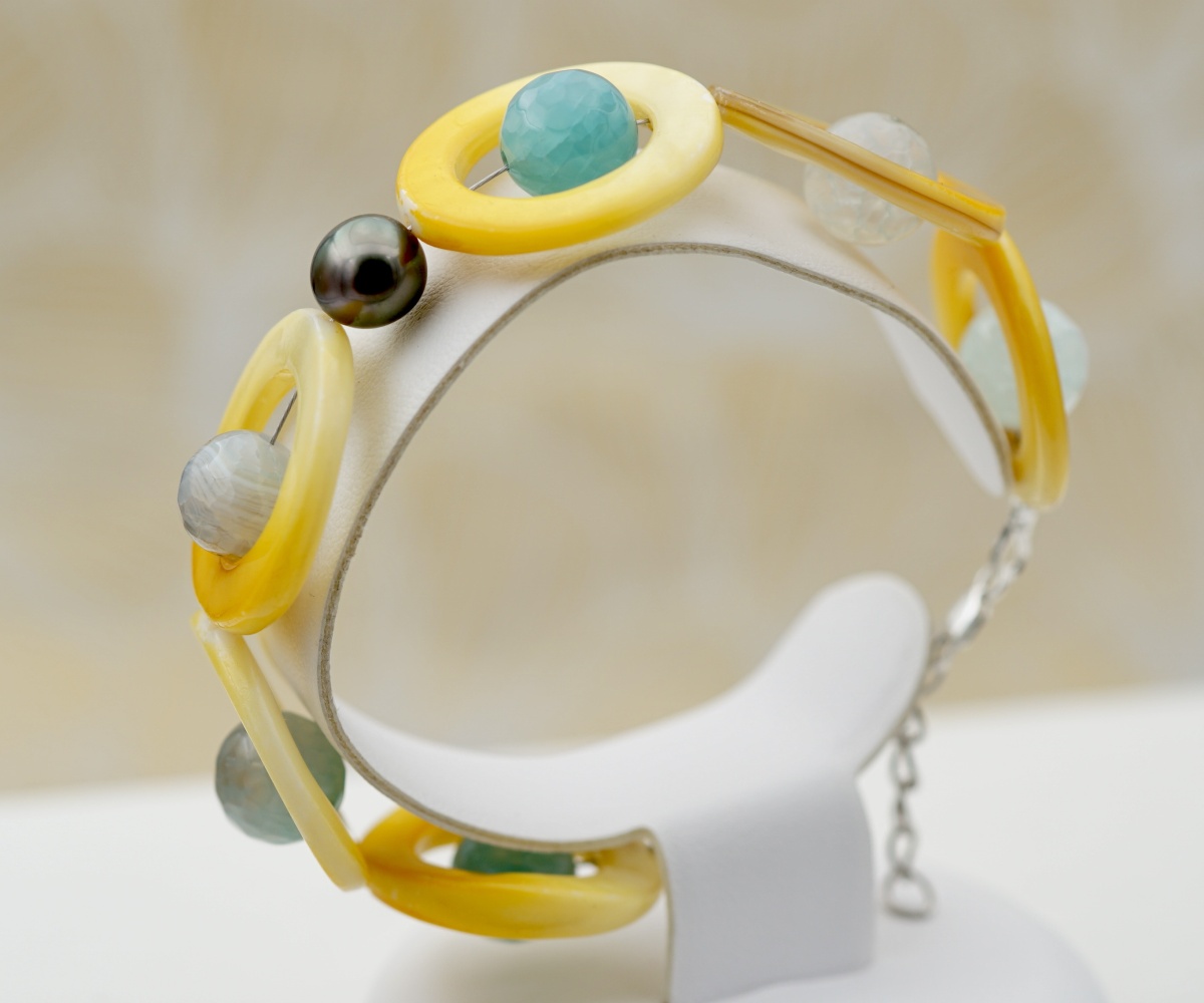606-collection-poeiti-nacres-turquoise-et-perle-8-3mm-bracelet-en-perles-de-tahiti-1
