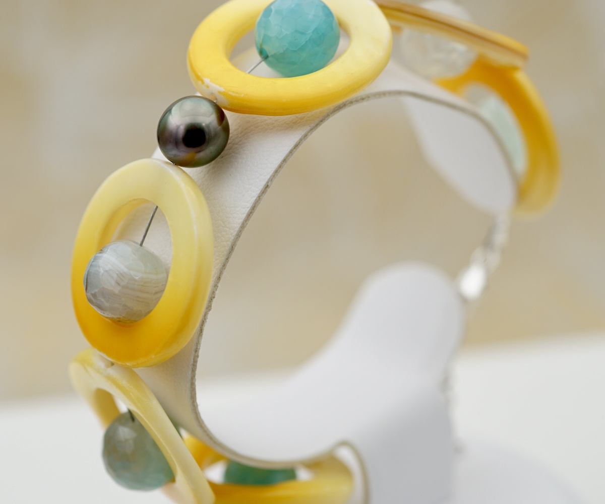606-collection-poeiti-nacres-turquoise-et-perle-8-3mm-bracelet-en-perles-de-tahiti-2