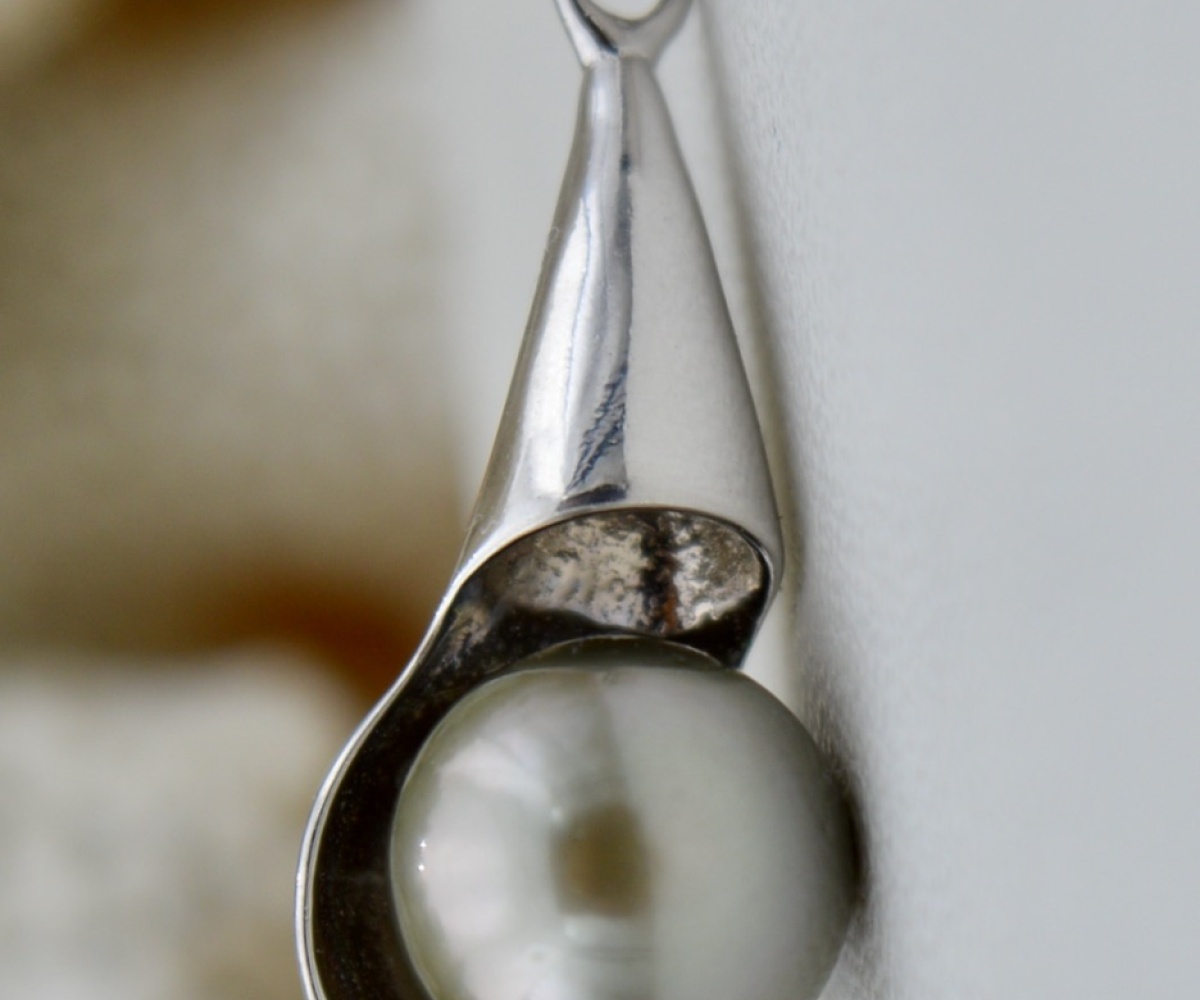 607-collection-puhi-perle-ronde-gold-de-8-5mm-pendentif-en-perles-de-tahiti-7