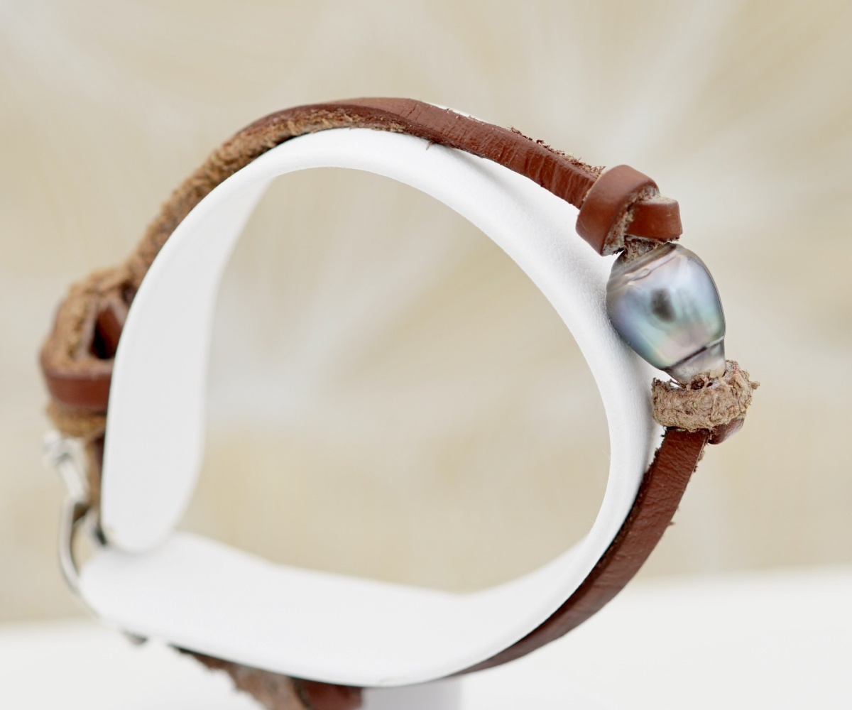 610-collection-tahia-perle-sur-cuir-avec-fermoir-coeur-en-argent-925mm-bracelet-en-perles-de-tahiti-et-pierres-naturelles-1