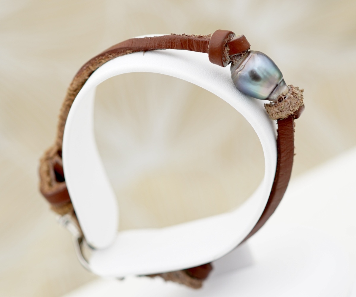 610-collection-tahia-perle-sur-cuir-avec-fermoir-coeur-en-argent-925mm-bracelet-en-perles-de-tahiti-et-pierres-naturelles-3