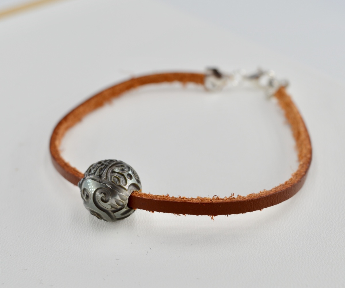 62-bracelet-tane-perle-gravee-de-11mm-bracelet-en-perles-de-tahiti-1