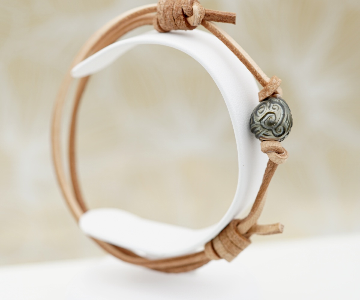 665-collection-oviti-perle-gravee-de-12mm-bracelet-en-perles-de-tahiti-0