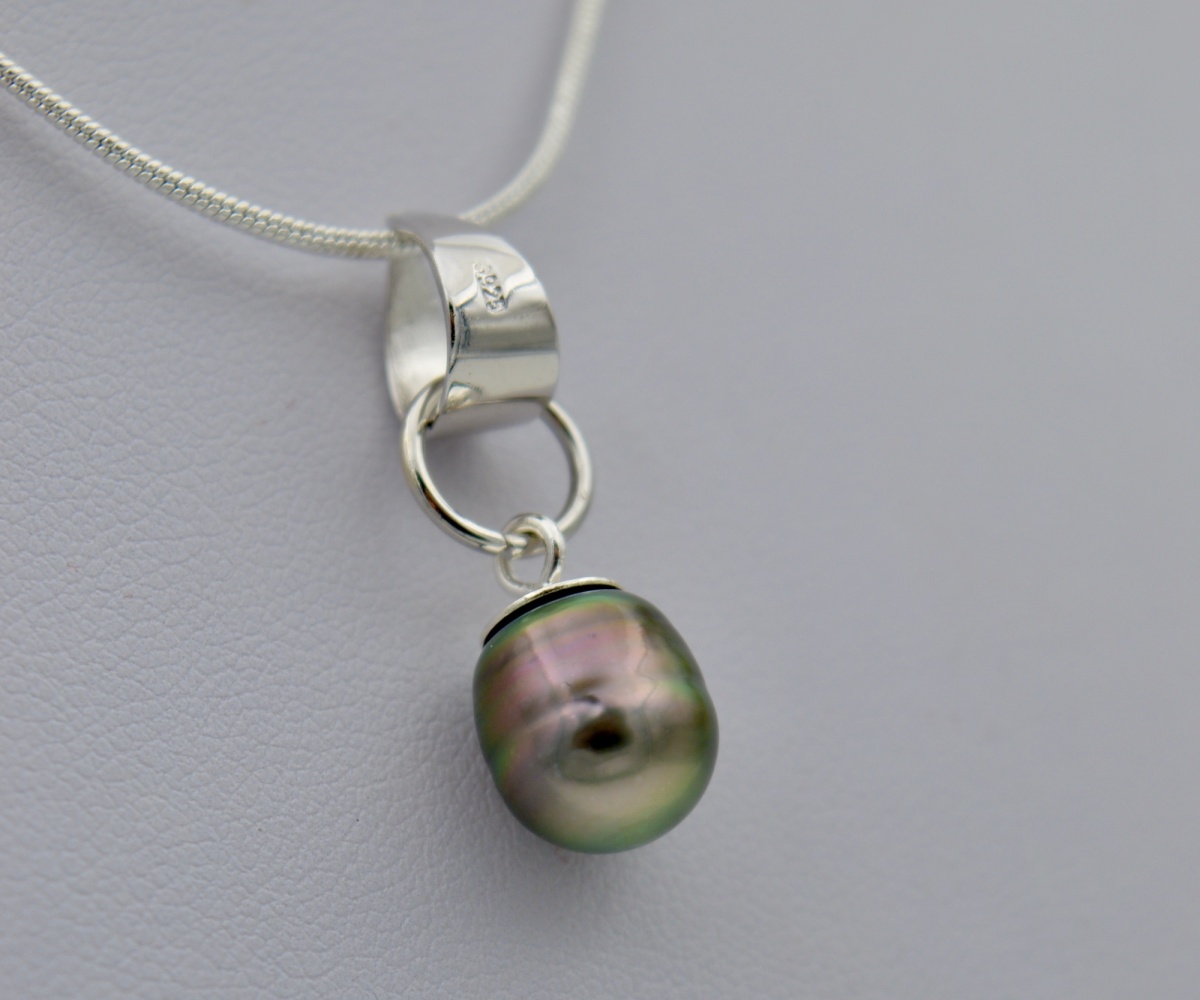 684-collection-hawaikinui-perle-cerclee-de-9mm-collier-en-perles-de-tahiti-1