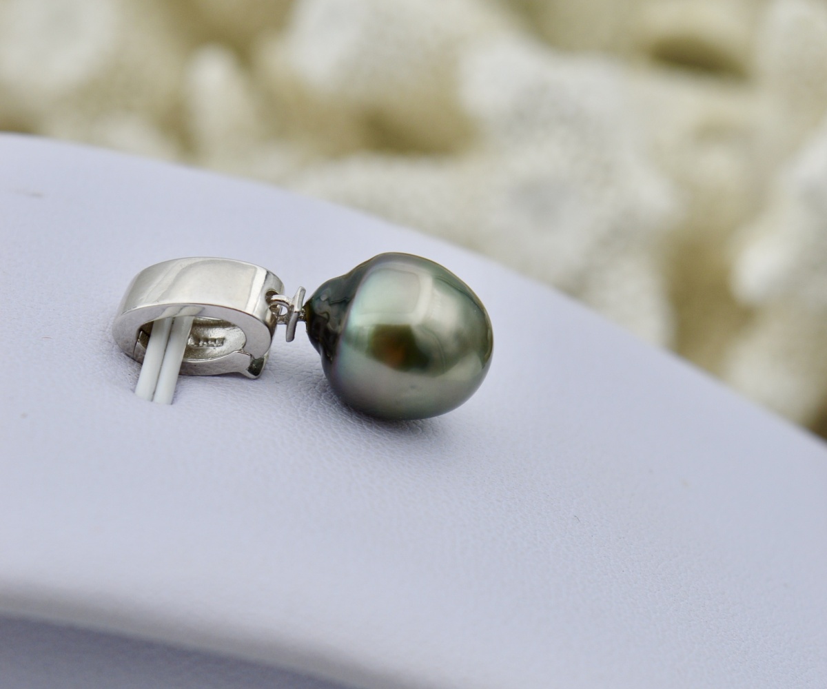 690-collection-manatoa-splendide-perle-baroque-verte-de-10-8mm-pendentif-en-perles-de-tahiti-5