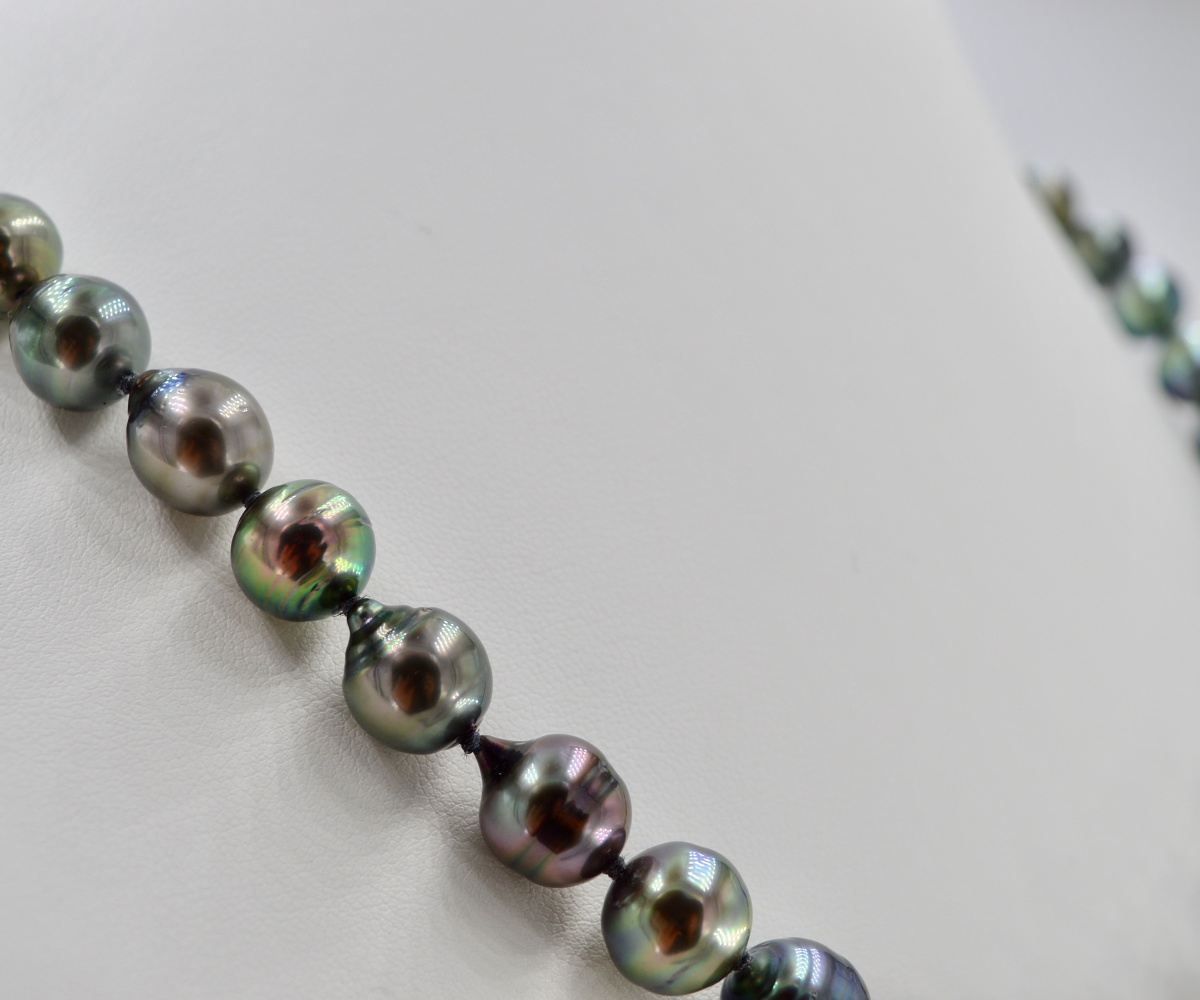 7-collection-hiva-oa-splendide-collier-de-44-perles-collier-en-perles-de-tahiti-4