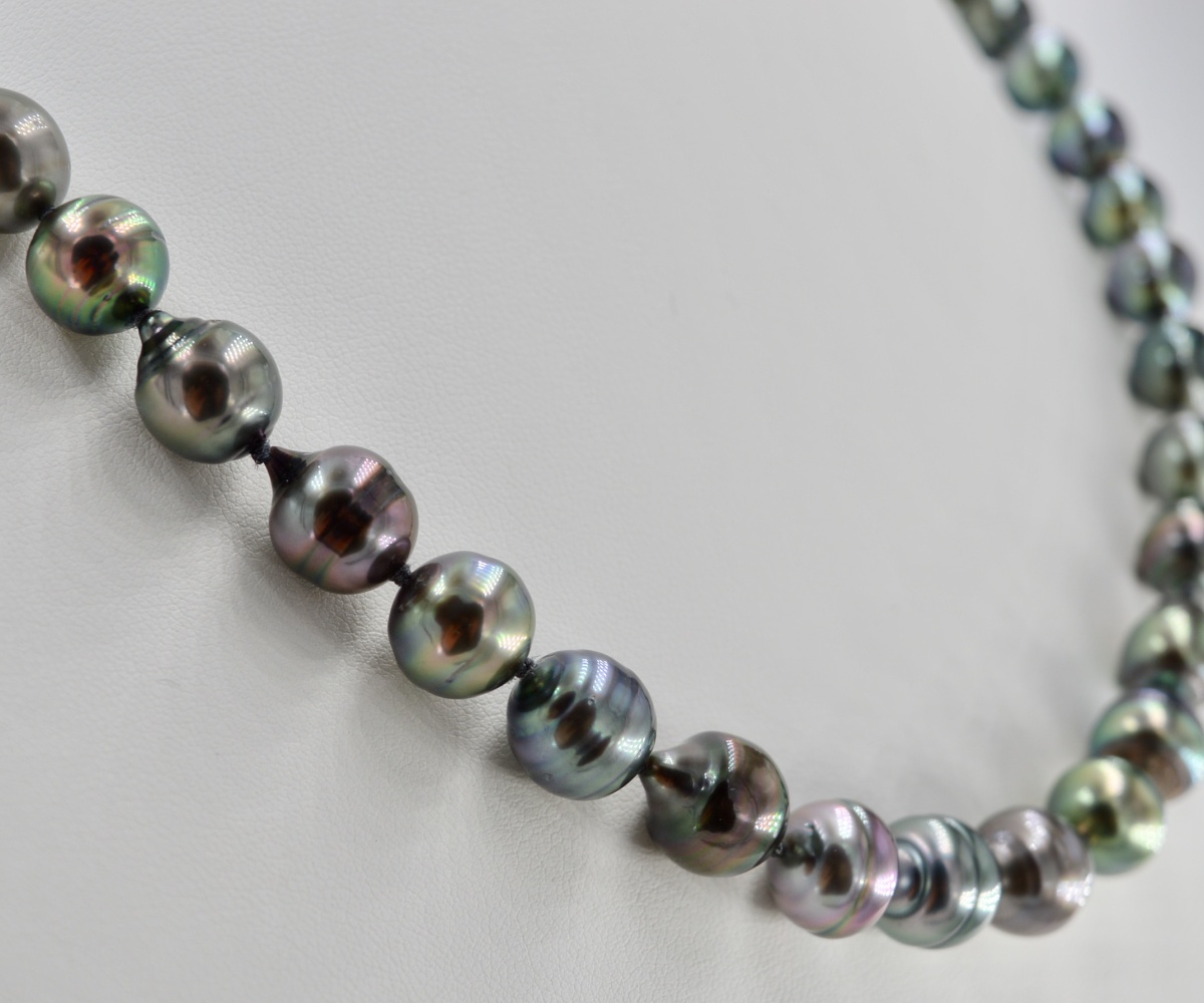 7-collection-hiva-oa-splendide-collier-de-44-perles-collier-en-perles-de-tahiti-5