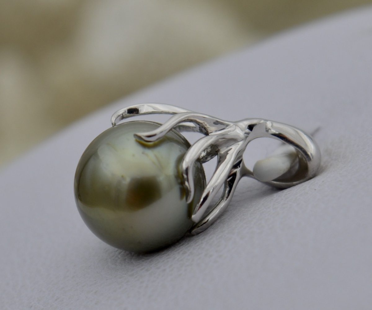 70-collection-fe-e-splendide-perle-gold-de-8-9mm-pendentif-en-perles-de-tahiti-2