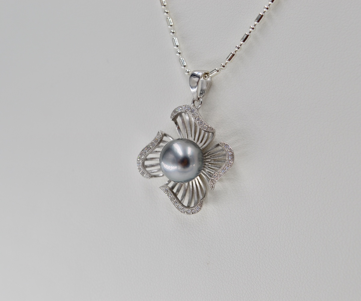 82-collection-tiare-perle-de-tahiti-et-zirconium-collier-en-perles-de-tahiti-0
