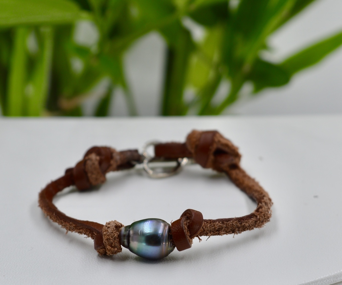 90-collection-tahia-perle-sur-cuir-avec-fermoir-coeur-en-argent-925mm-bracelet-en-perles-de-tahiti-1