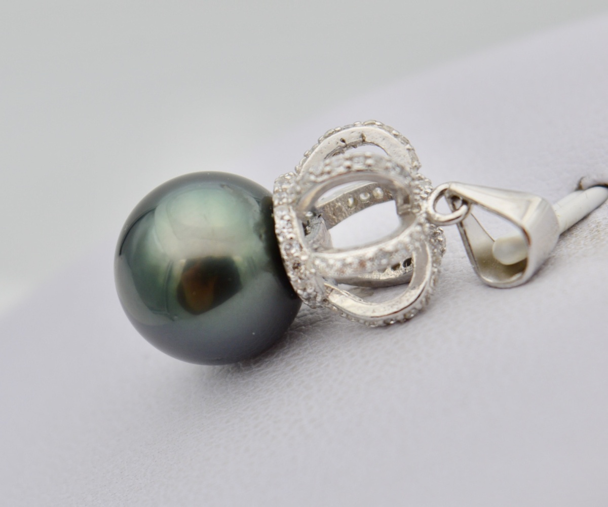 97-collection-heiura-splendide-perle-de-11-5mm-montee-sur-une-couronne-en-argent-et-zirconiums-pendentif-en-perles-de-tahiti-2