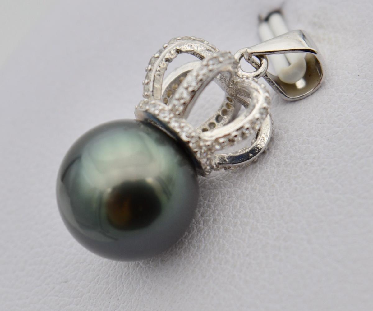 97-collection-heiura-splendide-perle-de-11-5mm-montee-sur-une-couronne-en-argent-et-zirconiums-pendentif-en-perles-de-tahiti-3