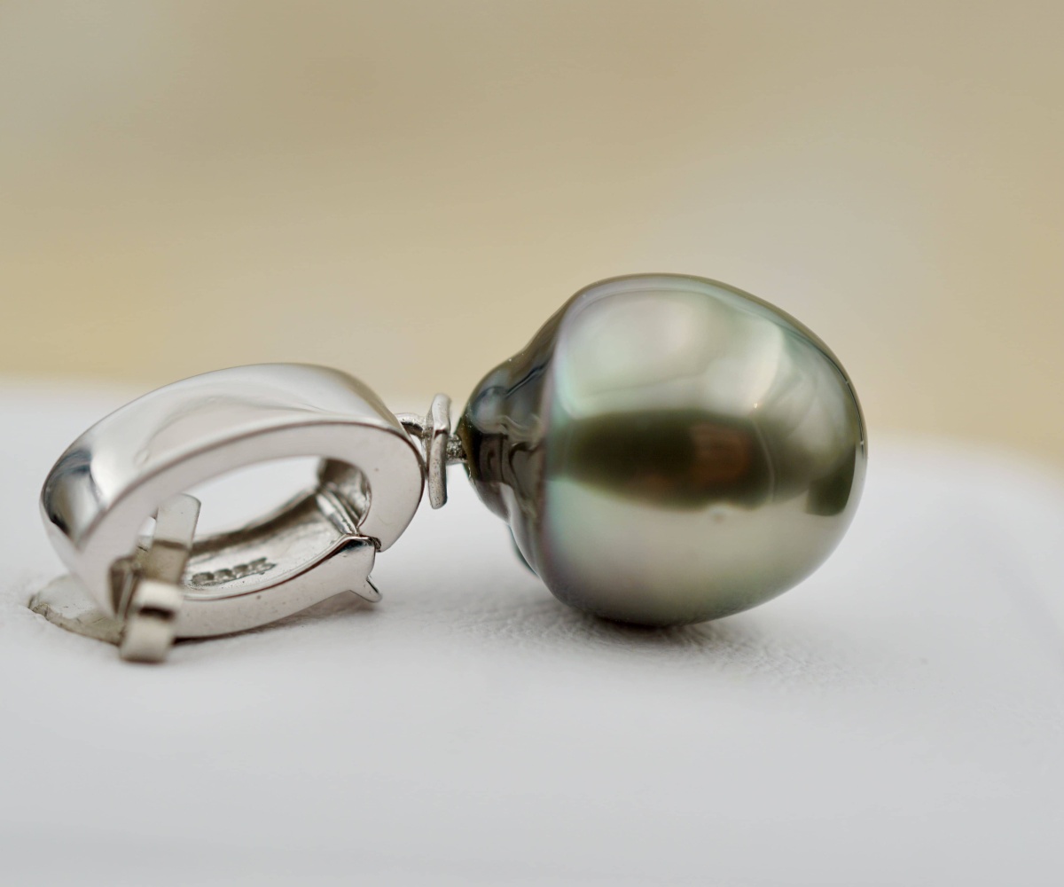 collection-manatoa-splendide-perle-baroque-verte-de-10-8mm-pendentif-en-perles-de-tahiti-0