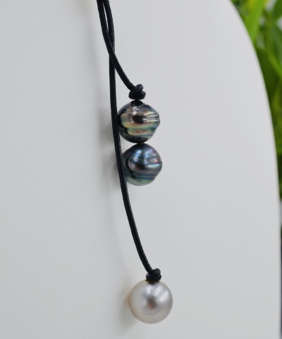 223-collection-fakarava-3-perles-baroques-sur-cuir-collier-en-perles-de-tahiti-0