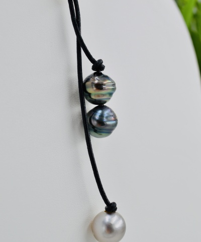 223-collection-fakarava-3-perles-baroques-sur-cuir-collier-en-perles-de-tahiti-0