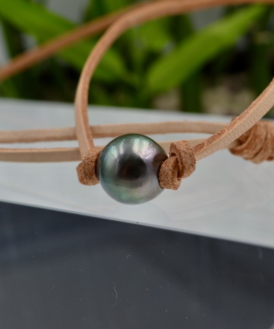 431-collection-tamatea-perle-de-13-8mm-sur-cuir-veritable-collier-en-perles-de-tahiti-0