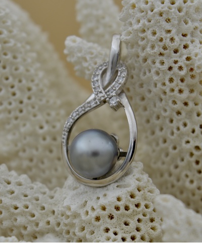 538-collection-hamuta-perle-de-8-8mm-pendentif-en-perles-de-tahiti-0