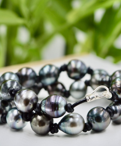 601-collection-bora-bora-24-perles-sur-cuir-bracelet-en-perles-de-tahiti-et-pierres-naturelles-0