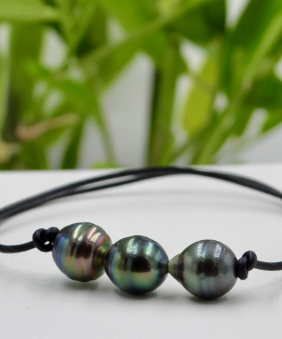 9-collection-tahaa-3-perles-sur-cordon-cuir-bracelet-en-perles-de-tahiti-0